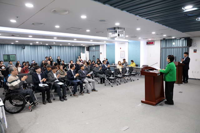 251114 당진시 발달장애인 의정토론회3.jpg