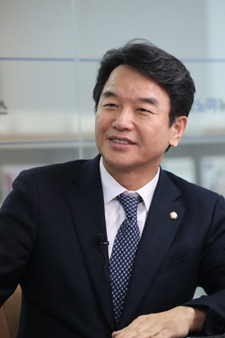 문진석의원_대표사진.jpg