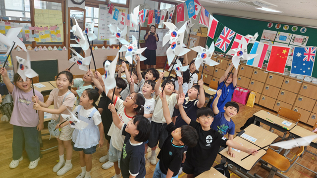 (사진6)학교로 찾아가는 심훈이야기(1).jpg