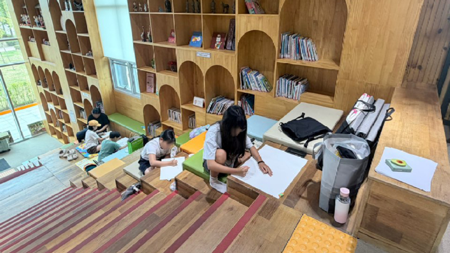 3. 지난 12일 서산시가족센터 북카페, 석림근린공원 일원에서 열린 우리 가족 이야기 그림그리기 대회.jpg