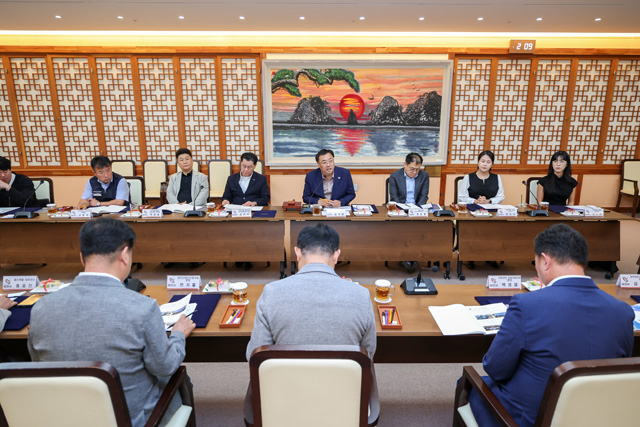 (사진1)노사민정협의회 제1차 본협의회(2).JPG