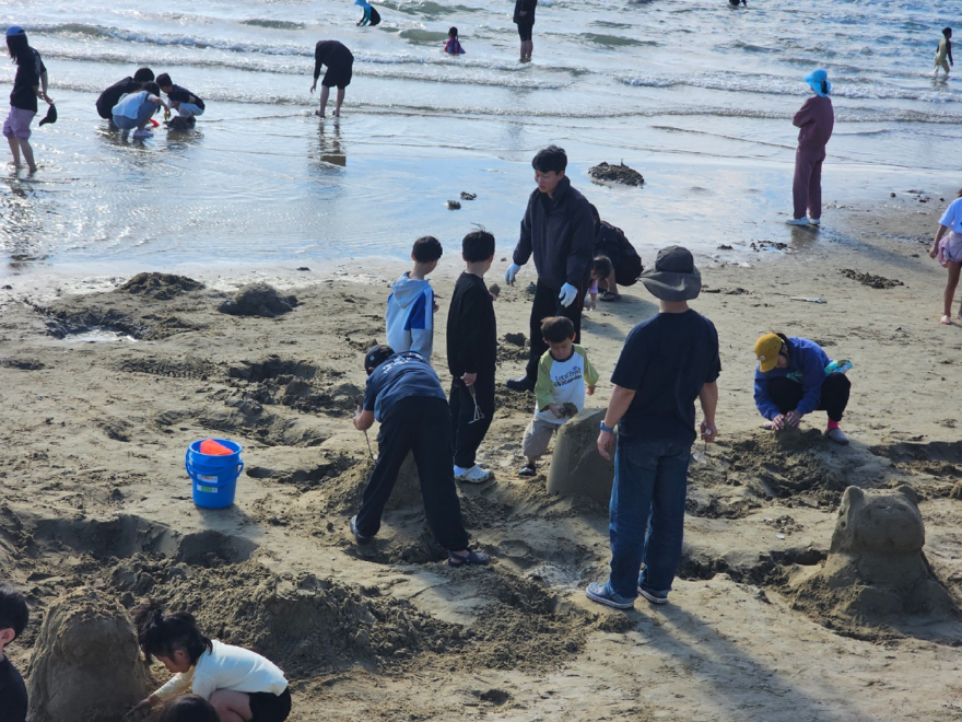 2. 제22회 태안 해변 힐링페스티벌 진행 모습(모래조각 체험교실).jpg