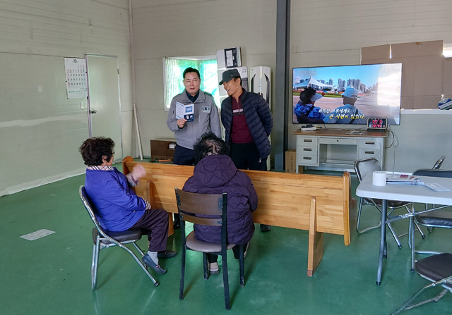 261022 서산경찰서 성연파출소  수확철 교통사고 예방 홍보활동 전개!  01.jpg