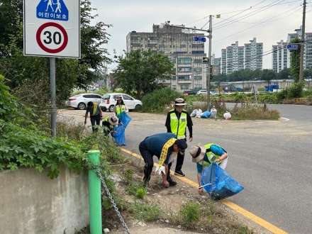 당진경찰서 송악지구대, 협력단체와 교통 사망사고 예방을 위한 교통안전 캠페인 실시