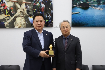 어기구 의원, 산림자원법 개정 이끌어…한국양봉협회 감사패 수상