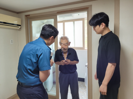 서산경찰서, 추석 명절 앞두고 치매 어르신‘스마트태그’보급... 선제적 실종 예방 총력