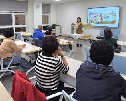 태안군, ‘그때 그 시절, 참 고왔지’ 손끝으로 엮어낸 추억 한 자락, 마음 한 조각에 스민 사랑