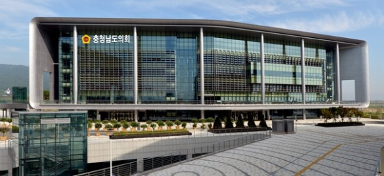 충남도의회 전경.jpg