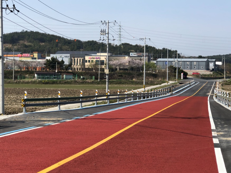 서천군, 김가공특화단지 진입도로 확포장공사 준공(확보장 된 서면 월리 김가공특화단지 진입도로 모습).JPG