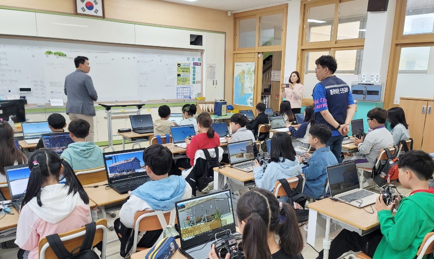 초등학생 드론체험 교육 2.jpg