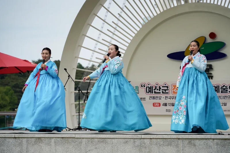 3.예당호 버스킹 공연 모습.jpg