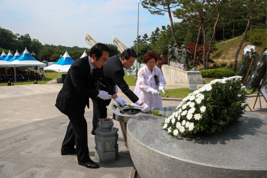 (사진2) 추념식(3).JPG