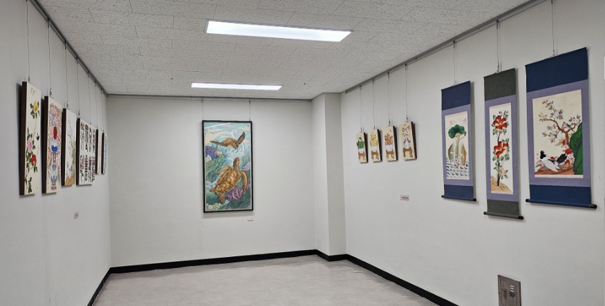 3.안산시 스마트허브 복합문화센터, 연말까지 예술작품 성과물 전시(1)(예술작품 전시).jpg