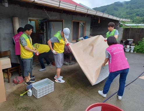 5.시멘트 미장과 장판 교체3.jpg