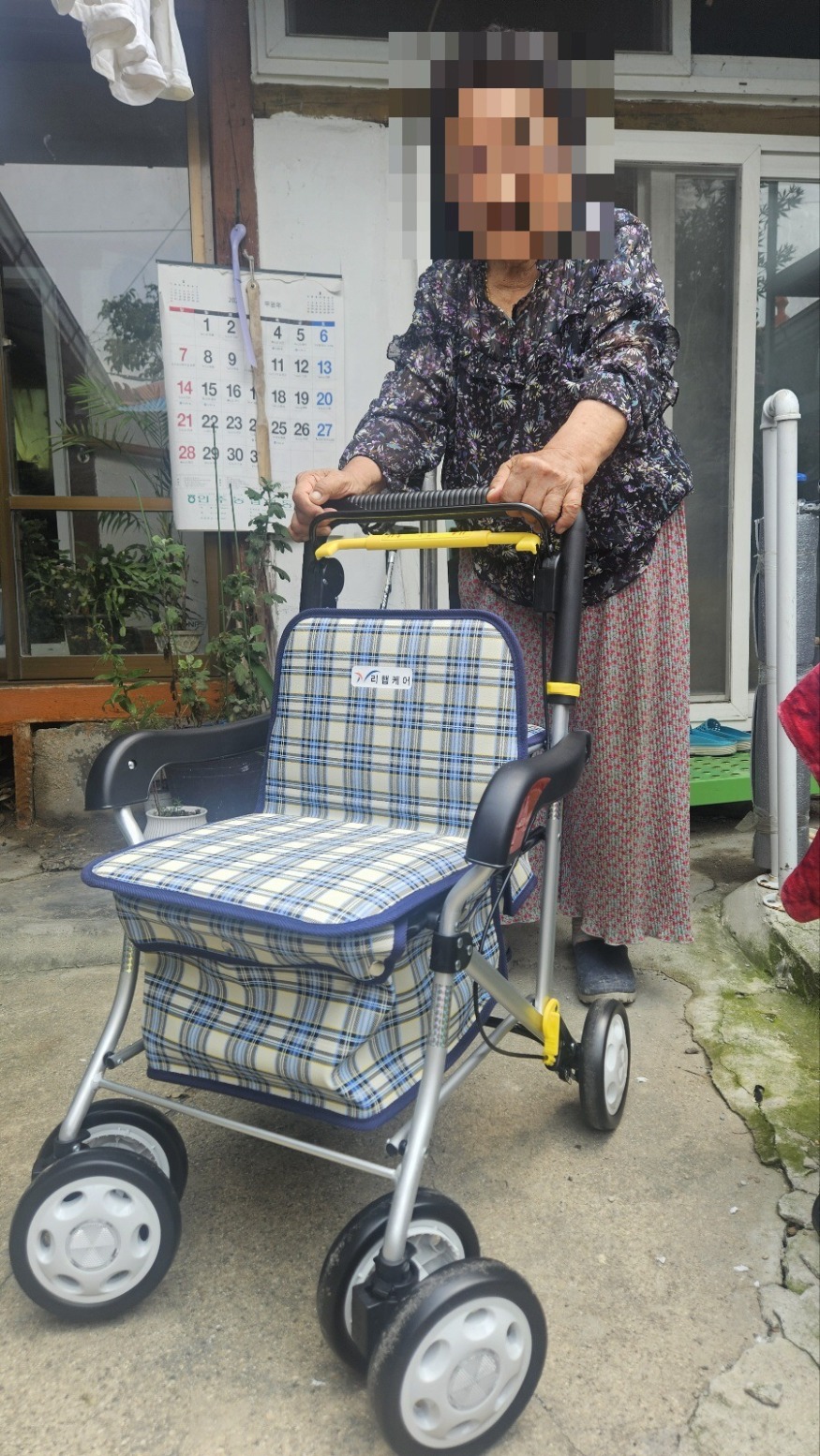 4. 아산시, 성인용 안전 보행기 지원으로 효도시정 추진.jpg