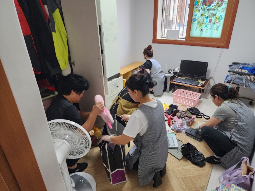 복지정책과(주거복지종합지원센터 정리수납 자원봉사) (2).jpg