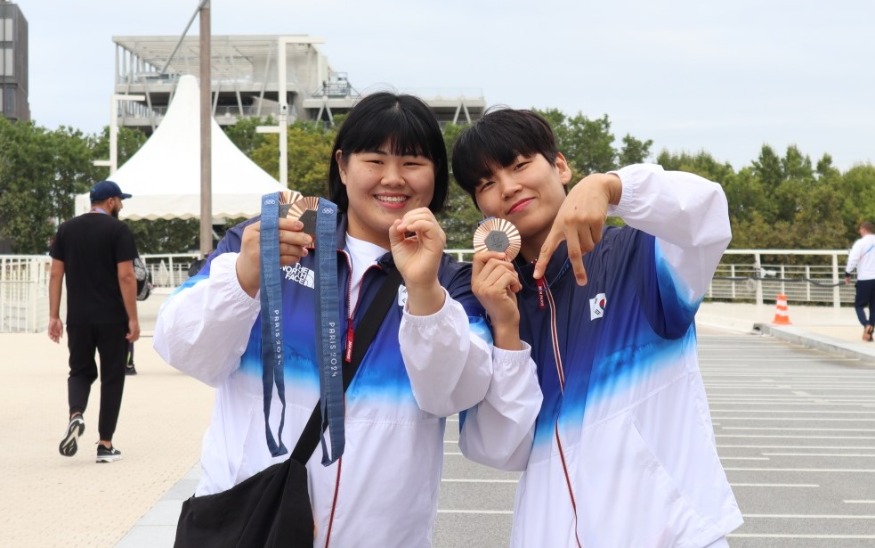 1. 안산시청 소속 김하윤·윤현지, 파리올림픽 유도 종목서 동메달 쾌거(왼쪽부터 김하윤 선수, 윤현지 선수).jpg