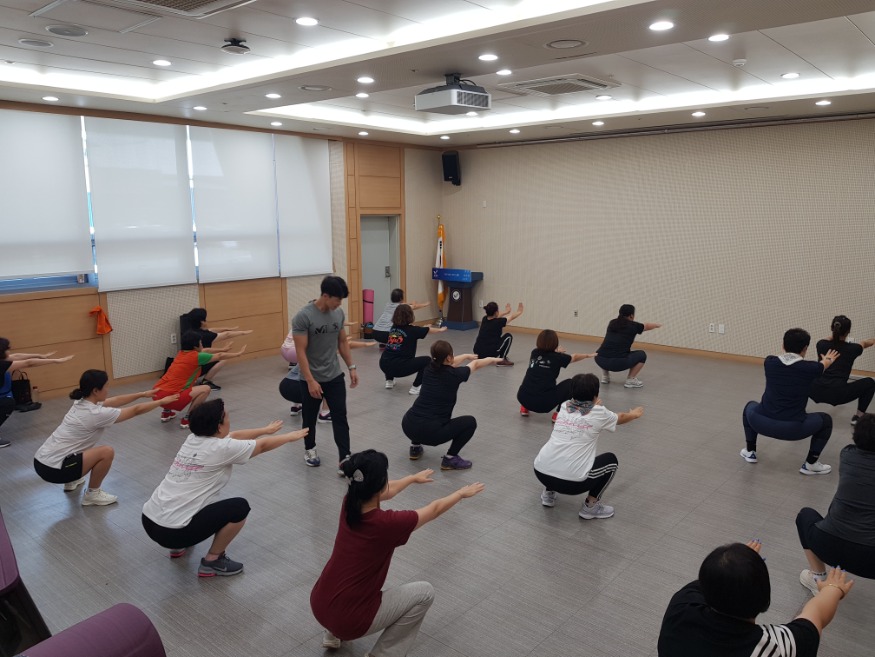 갱년기 뱃살, 물럿거라!.jpg
