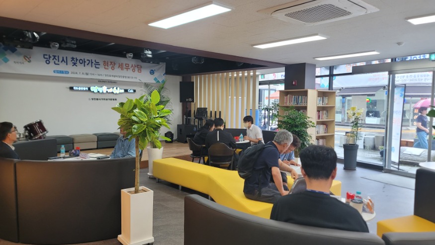 (사진3)지난 2024년 7월 8일(월) 당진휴게쉼터에서 운영한『찾아가는 현장 세무상담』사진 (1).jpg
