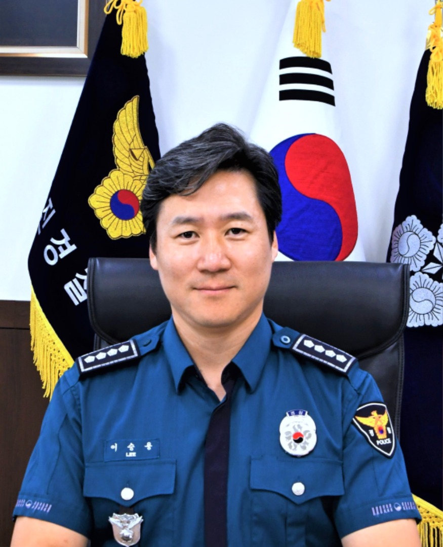 제72대 당진경찰서 이승용 서장님.jpg