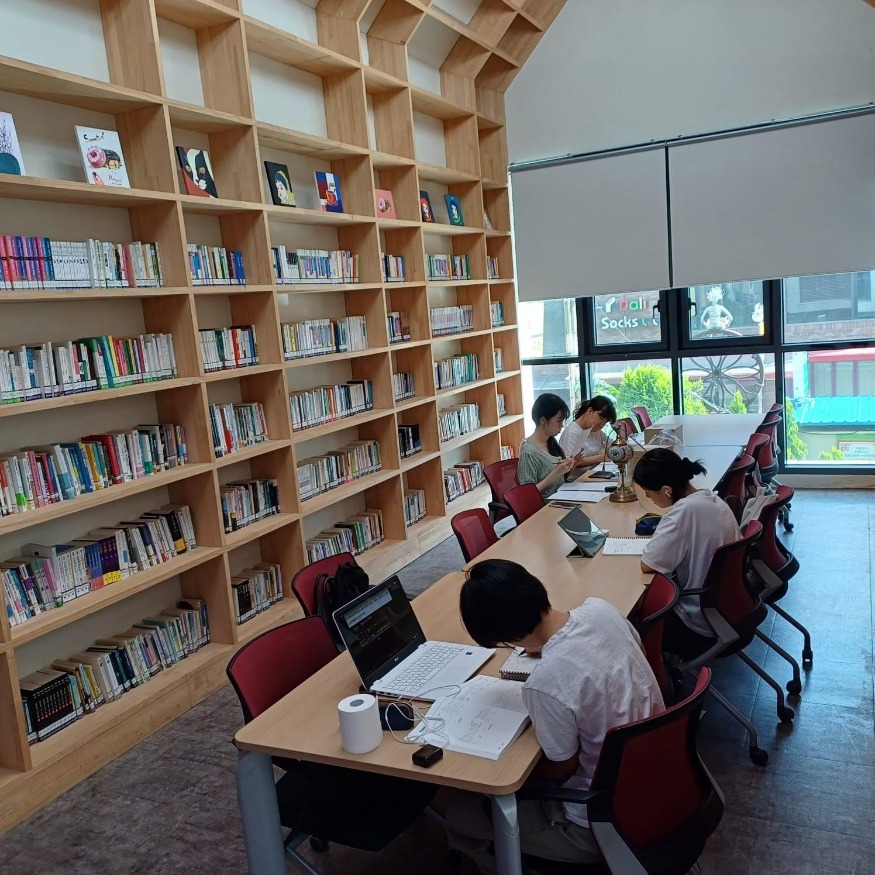 교육청소년과(학교밖청소년지원센터 검정고시 합격률 96% 달성-꿈드림교실 운영 모습).jpg