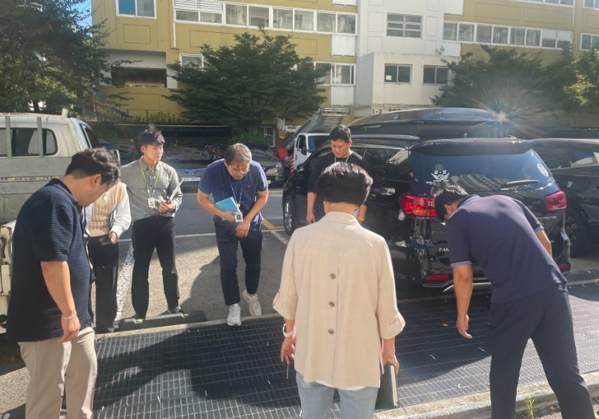 2. 공공임대주택 노후화시설 합동점검(추락방지 시설).jpg