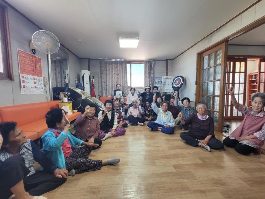 240925 서산경찰서 부석파출소 가을철 노인 교통안전 활동 강화!2.jpg