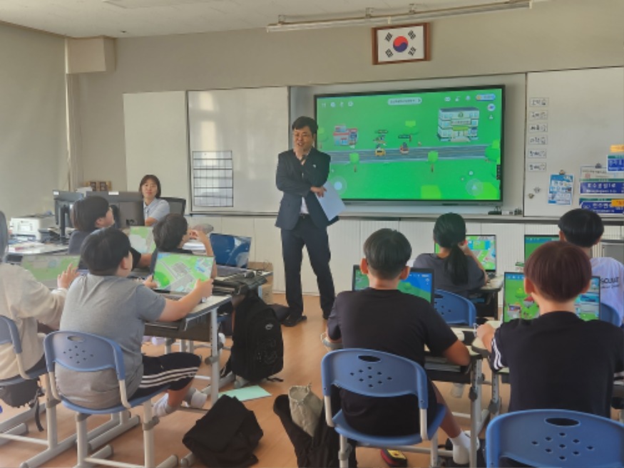 3. 23일부터 25일까지 운산초등학교에서 진행된 ‘찾아가는 유소년 드론 체험 교실’1.jpg