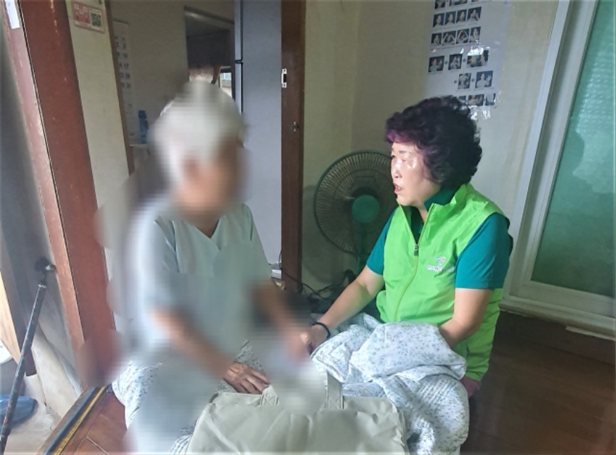 복지정책과(행복돌보미 고독사 위험가구 방문).jpg
