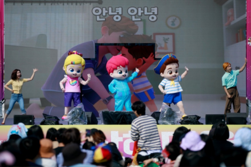 1. 5일까지 진행되는 제21회 서산해미읍성축제 모습2(베베핀 공연).JPG