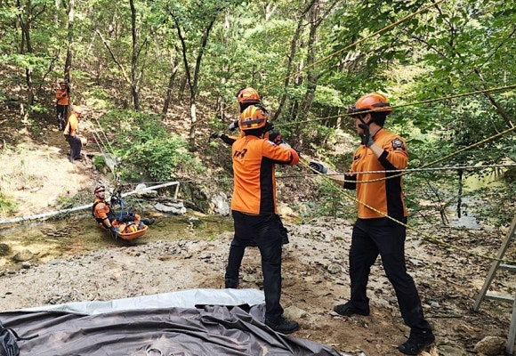 (1011)천안서북소방서 산악구조 훈련 모습.jpg