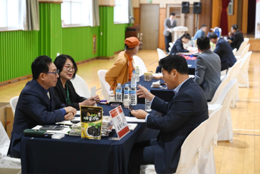 21일 (세계로 뻗어나가는 ‘홍성의 맛’ 광천토굴새우젓·조미김 축제 연계 수출상담회 대성료) 3.jpg