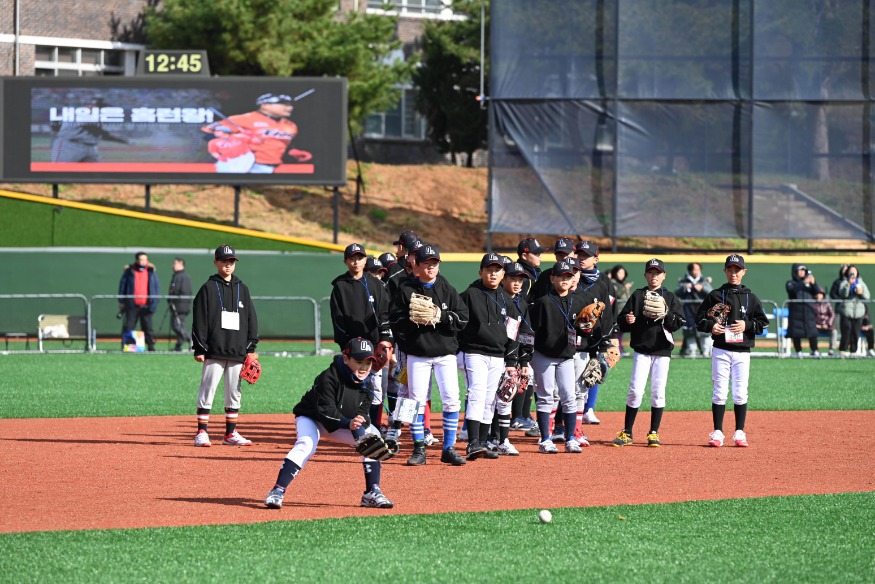 23일 ( ‘홍성’ 김태균 야구캠프, KBO 스타 코칭 ‘눈길’) 2.JPG