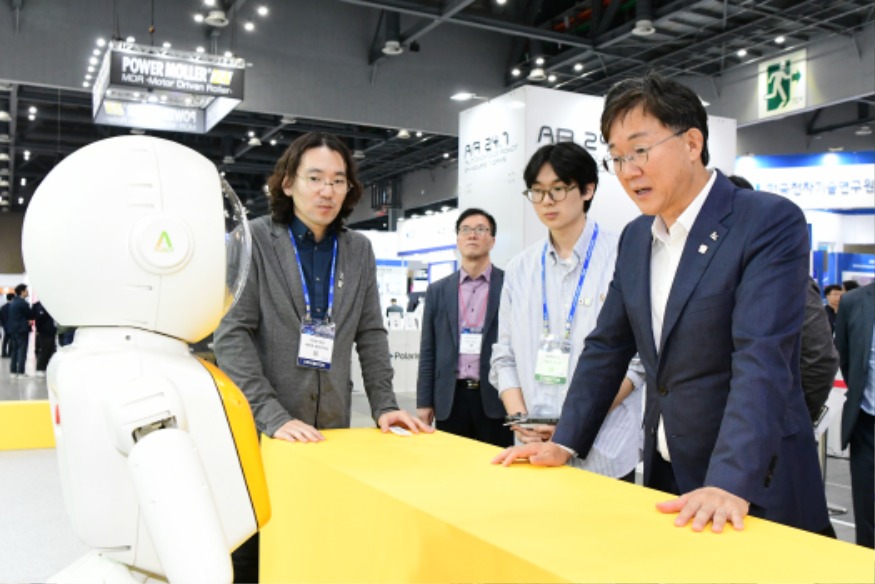 1.로봇시티 안산, 2024 로보월드 참가… 경제자유구역 개발 성공 교두보 마련(7).jpg
