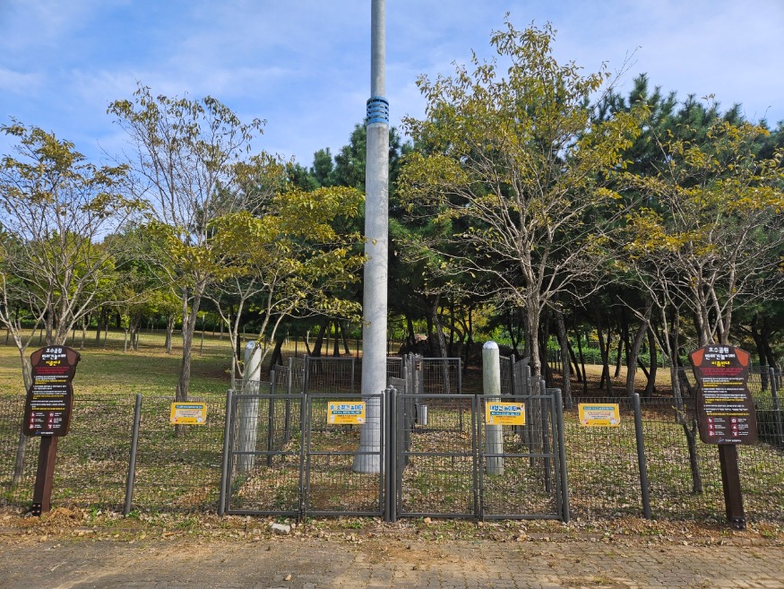 1.안산시, 호수공원에 반려견 놀이터 3호 개장… 반려동물 복지 강화.jpeg