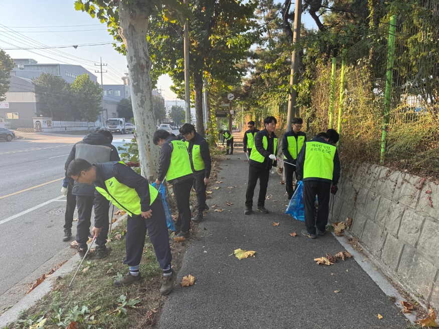 2.안산시, 올해 산단 환경정화 청정챌린지 마무리… 18톤 쓰레기 수거 성과(1).jpg