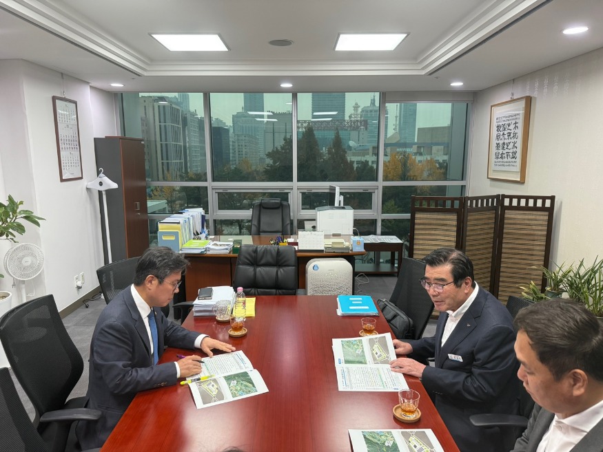 김동일 보령시장 국회 재방문(안도걸 의원 만남).JPG