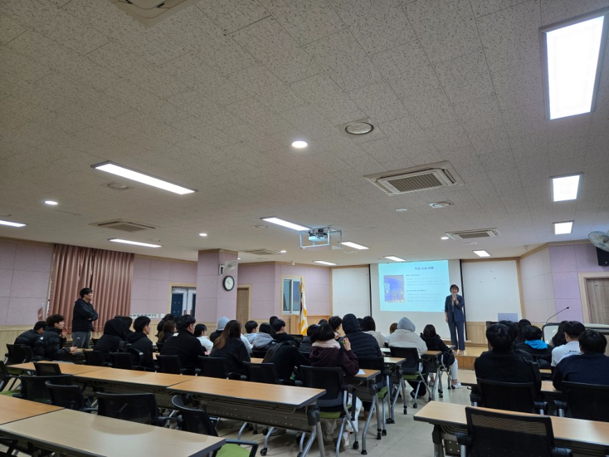 (사진5) 당진정보고 취업 특강 운영 장면.jpg