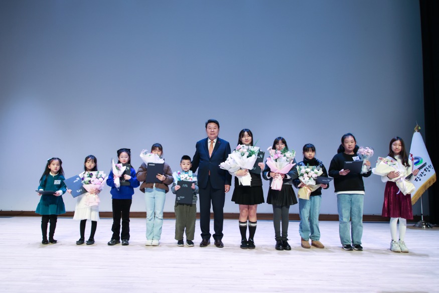 (사진2) 지방세 홍보 포스터 시상식(1).jpg