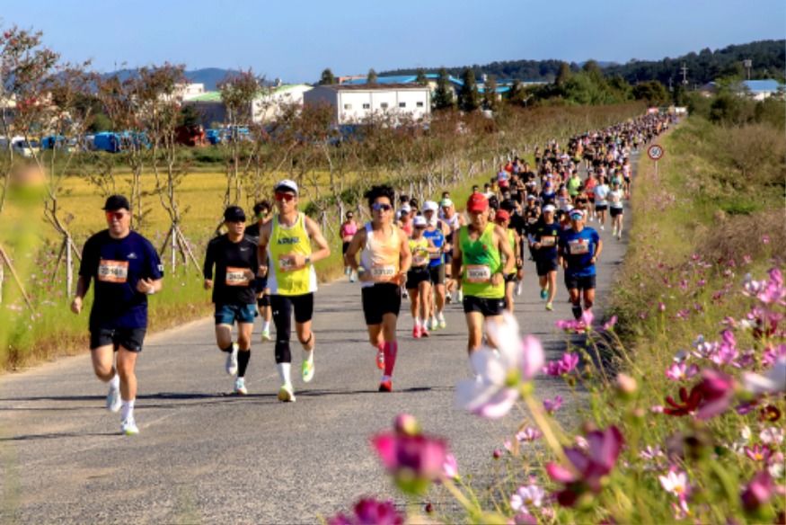 6. 제11회 서산 관광사진 공모전 금상 수상 작품 ‘서산마라톤’.jpg