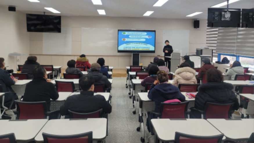 2. 10일 서산시 평생학습관에서 진행된 서산시민대학 상반기 정규학기 강좌2.jpg