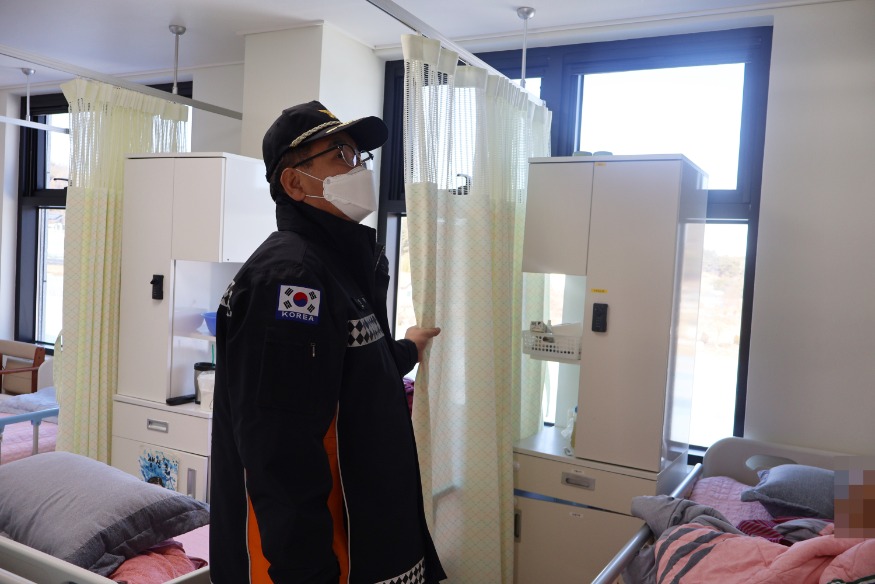 이상권 당진소방서장, 당진전문요양원 방문하여 점검에 나서 (1).JPG