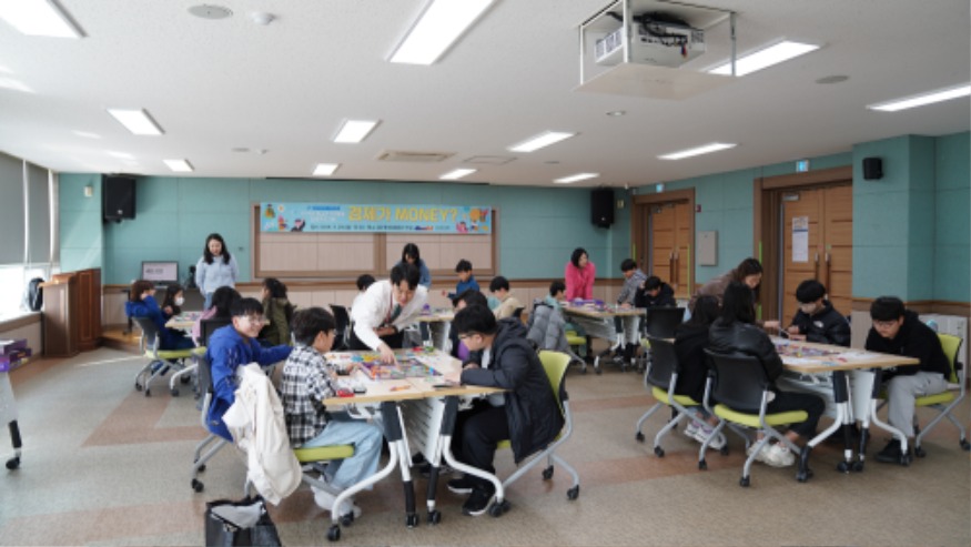 5. 29일 서산문화복지센터 특성화활동수련실에서 진행된 프로그램 모습.jpg