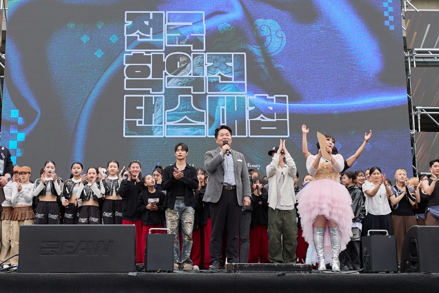 1. 오세현 아산시장 시민 하나 된 시간… 성웅 이순신 축제 성료 (3) .jpg