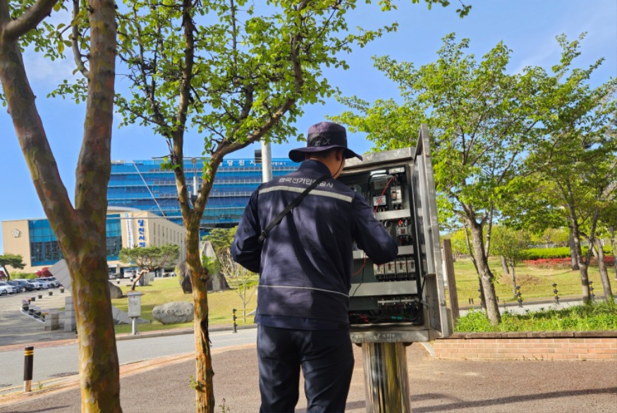 (사진2)교통안전시설 전기안전점검2.jpg
