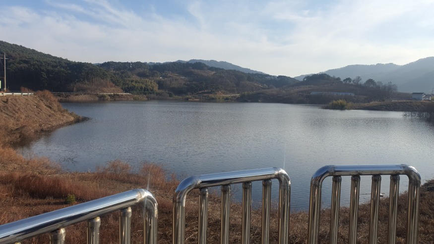 3. 금학저수지 전경.jpg