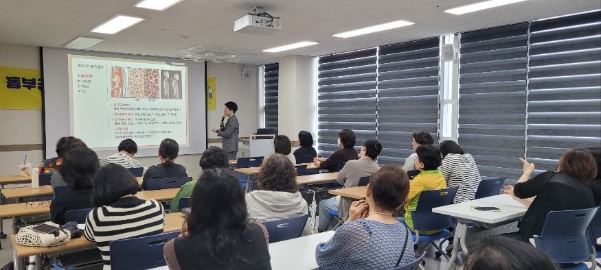 2. 아산시 동부건강생활지원센터, 시민 건강 강좌로 큰 호응(2) .jpg